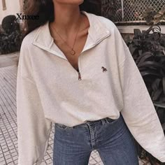 Zip Up Polo, Looks Jeans, Looks Pinterest, Oversized Tops, Vintage Denim Jeans, Women Sweatshirt, 90's Fashion, Winter Mode, Autumn Casual