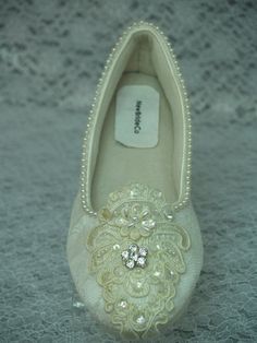 Ivory flat Vegan shoes amazingly comfortable, you'll feel as walking on clouds; elegantly decorated with hand STITCHED pearls around the edging, and overlayed with lace over satin. Shoes are safe for indoors and outdoors wear, Inside is fully padded, outer soles are safe non- slip man made material. This shoes are great for a super comfortable celebration (fully padded), or to have as the back up shoes for the brides aching feet after long time wearing heels. SIZE: 5 READY TO SHIP sale regular p Hot Pink Butterfly, Hollywood Glamor, Ivory Flats, Satin Shoes, Comfortable Slippers, Walking On Clouds, Shoes Wedding, Ballet Slippers, Womens Wedding Shoes