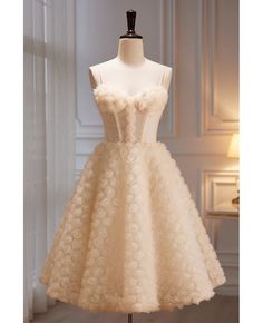 Get 10% off now! Buy high-end champagne tulle party hoco dress with spaghetti straps at cheap price online. Free stable shipping and pro custom service since 2009. Tea Length Homecoming Dresses, Hi Friend, Ombre Prom Dresses, Mini Prom Dresses, Professional Dress, Hoco Dress, Tulle Homecoming Dress, Spaghetti Strap Prom Dress, Flowers Color