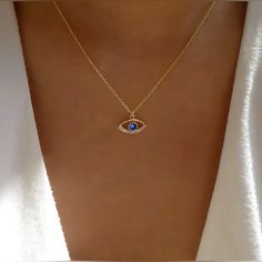 Inlaid Rhinestones Eye-Shaped Charm Necklace Vintage, Urban Fashion Style Retro 18k Gold Plated Rhinestone Evil Eye Protection Pendant Necklace Luxury Pendant For Daily Decoration Protection Good Luck Amulet Turkish Evil Eye Pendant Trendy & Unique Jewelry & Accessories Gold Crystal Rhinestone Necklace, Gift Jewelry With Rhinestones, Gold Plated Jeweled Necklaces As Gifts, Dainty Gold Necklace With Rhinestones, Gold Rhinestone Necklaces, Diamond Rhinestone Necklace As Gift, Gold Diamond Rhinestone Necklace As Gift, Party Jewelry With Diamond Eyes, Gold-plated Necklaces With Diamond Accents For Party