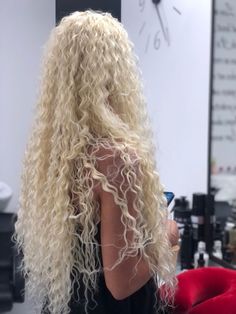 Bleach Hair Ideas, Baela Targaryen, Hair Long Curly, Diy Bleach, Curly Hair Long, Long Natural Curly Hair, Bleach Hair, Natural Curly Hair