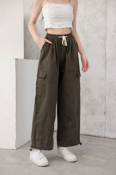 These wide-leg cargo pants are just what you need to get through the day. These baggy pants are perfect for running errands, heading to class, or relaxing at home. Made from a lightweight material, these pants will be your new go-to. Add a pop of color with a shirt or button-down top and pair it with your favorite sneakers.
Gender: WomenMaterial: PolyesterClothing Length: Full LengthClosure Type: Elastic Waist Casual Wide-leg Cotton Cargo Jeans, Wide Leg Cargo Jeans With Side Pockets For Outdoor, Relaxed Fit Cargo Jeans For Spring Outdoor, Spring Relaxed Fit Cargo Jeans For Outdoor, Spring Outdoor Relaxed Fit Cargo Jeans, Relaxed Fit Wide-leg Utility Cargo Pants, Casual Baggy Cargo Parachute Pants, Wide Leg Cargo Pants For Outdoor Activities, Wide Leg Pants With Cargo Pockets For Outdoor Activities