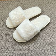 Never Worn - Brand New - Size 38/39 (Us 8) White Fluffy Slippers, White Slippers, Fluffy Slippers, Cute Shoes, Color White, Slippers, Women Shoes, Brand New, Women Shopping