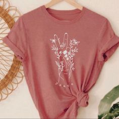 So Pretty! Trendy Brown T-shirt For Spring, Brown Cotton T-shirt For Spring, Brown Graphic Tee For Spring, Cute T Shirts For Women, Graphic Tees Outfit Street Style, Cute Graphic Tees For Women, Plus Size Graphic Tee, T Shirts Cute, At Home Outfits