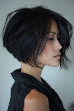 31+ Cute Ear-Length Hair Ideas Haircuts For Girls, Layered Haircuts For Women, Blonde Tips, Angled Bob, Short Bob Hairstyles, Cool Haircuts, Layered Haircuts, Hair Extension