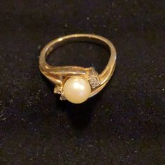 10k Yellow Gold Pearl Ring With 4 Diamonds. The Ring Size Is 4.75. It Weights 2.86g And Has 10k Mark. Gold Pearl Ring, Pearl And Diamond Ring, Ring Color, Gold Pearl, The Ring, Pearl Ring, Womens Jewelry Rings, Diamond Ring, Ring Size