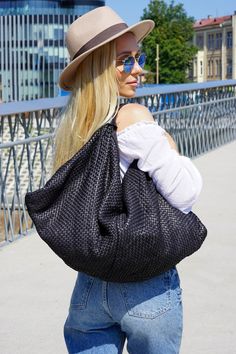 Versatile Large Women's Woven Vintage Soft Leather Slouchy - Etsy Slouchy Hobo Bag, Soft Leather Purse, Large Leather Bag, Slouchy Bag, Slouch Bags, Brown Leather Shoulder Bag, Boho Leather, Woman Weaving, Vintage Soft