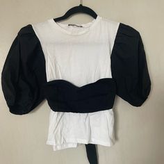 Nwot Zara Black And White Puff Sleeve Tie Back Top In Sz S. New Without Tags. Casual Black Cotton Puff Sleeve Top, White Padded Puff Sleeve Top For Day Out, White Trendy Puff Sleeve Crop Top, Trendy White Cotton Puff Sleeve Top, Trendy White Puff Sleeve Crop Top, Black Casual Crop Top With Puff Sleeves, Black Puff Sleeve Casual Crop Top, White Cotton Puff Sleeve Top, Fitted Black Cotton Puff Sleeve Top