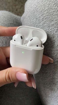 Apple Earbuds, Apple Watch Fashion, Airpods Apple, Vision Board Photos, Iphone Obsession, Buy Apple, Air Pods