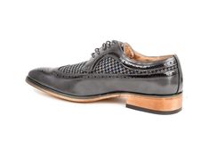 Hand Clean Two Tone Shoes, Clean Hands, Derby, Two Tone, Dress Shoes Men, Oxford Shoes, Dress Shoes, Oxford, Lace Up