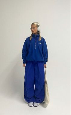 Fits With Cargo Pants, Tracksuit Outfit Women, Modest Streetwear, Outfit Streetwear, Streetwear Fits, Oversized Hoodie, Casual Streetwear, Lookbook Outfits