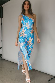 Portland One-Shoulder Maxi Dress Floral Blue by Selfie Leslie White Mules, Maxi Dress Floral, Yellow Bridesmaids, Blue Floral Dress, Iron Material, Blue Bridesmaids, Date Night Dresses, Floral Blue Dress, Mini Dress Casual