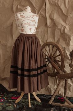 Skirt natalia in Ukrainian Traditional Vintage - Etsy Ukraine German Folk Dress, Folk Skirt, Slavic Clothing, Women Education, Ethno Style, Folk Style, Gibson Girl, Womens Skirts, Folk Dresses