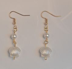 Dangle, pearl ,shell , gold ,earing , for summer vacation, white Pearl Shell, Summer Vacation, Jewelry Earrings Dangle, Pear, Dangle Drop Earrings, Dangle Earrings, Shells, Jewelry Earrings, Drop Earrings