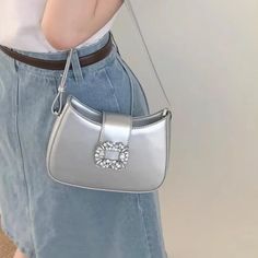 UAKISS - Silver Elegant Womens Handbag Casual Pu Leather Luxury Designer Korean Fashion Shoulder Bag Advanced Square New Armpit Bag Specification: Material: PU leather Size: (Upper width)18/(Lower width)20*15*6 cm (Due to manual measurement, the size may have 1-4cm error.) Color: White,Black,Blue,Silver Straps: 1 Usage: Shoulder Bag,Handbag,Armpit Bag (Due to the monitor and lighting problems, a slight color difference is normal.) The bag is small, so please pay attention to the size. Casual Elegant Style, Armpit Bag, Womens Handbag, Floral Bags, Handbags Casual, Purse Styles, Black Shoulder Bag, Shopper Bag, Pink Beige