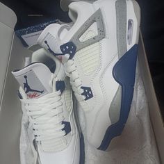 The Whole Is Made Of Leather Material, And The Color Is White As The Base Color, With Navy Blue Shoelace Holes, Midsole And Other Details. The Tpu Support Sheet On The Side Of The Shoe Body And The Midsole Part Are Decorated With Light Gray, And There Is Also A Black Splash-Ink Design Jordan 4’s, Crocs Fashion, Black Splash, Pretty Shoes Sneakers, Jordan Shoes Retro, Cute Nike Shoes, Jordan 4 Retro, Nike Basketball Shoes, Cute Nikes