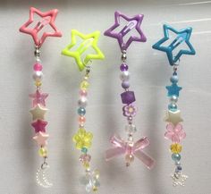 Star Hair Clips / Beaded Star Hair Clips / Star Fairycore - Etsy Star Hair Clip Beads, Creative Hair Accessories, Kandi Hair Clips, Beads On Hair, Hair Clips With Beads, Hair Clips Ideas, Hair Clip Ideas, Cute Hairclips, Decora Hair