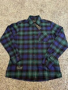 Top Rated The Vermont Flannel Co Women's Medium Classic Flannel Long Sleeve Shirt Plaid, Women's Top Fitted Long Sleeve Flannel Shirt, Fitted Flannel Casual Shirt, Fitted Casual Flannel Shirt, Fitted Flannel Shirt Casual Style, Plaid Sign, Outdoorsy Style, Shopping Ideas, Camping Trip, Flannel Fabric