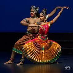 Dance Duet Poses, Ballerina Art Paintings, Elefante Hindu, Prom Photography Poses, Bharatanatyam Costume, Bharatanatyam Dancer, Indian Classical Dancer, Bharatanatyam Poses, Dance Forms