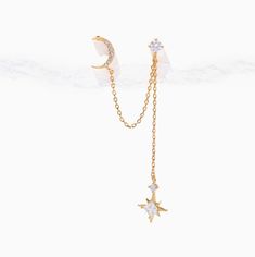 You're a star! Show it in our Stardust Double Earring. This delicate double earring is the perfect piece for your everyday looks. Double Earring, Double Earrings, Star Show, Girls Earrings, Gold Stars, Stardust, Earings Piercings, Everyday Look, Earring Set