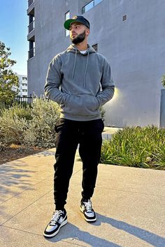 Tyson Jogger - Black Men Joggers Outfit, Jogger Pants Outfit Mens, Joggers Men Outfit, Mens Joggers Outfit, Black Men Fashion Urban, Smart Casual Menswear, Guys Fashion, Guy Fits