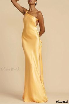 Olivia Mark - Glamorous Backless Mermaid Gown for the Perfect Evening Out Arcina Ori, Womens Long Dresses, Evening Dresses With Sleeves, Dress Sleeve Length, Hip Style, Vacation Wear, Floor Length Gown, Full Length Dress, Boho Maxi