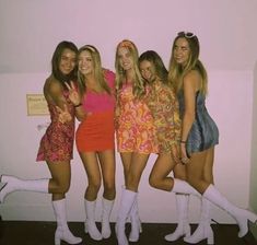 Halloween Costume Teenage Girl, Costumes Faciles, Halloween Costume Couple, Best Friend Costumes, Easy College Halloween Costumes, Costumes College, Friend Costumes, Halloween Creative, Bff Halloween Costumes