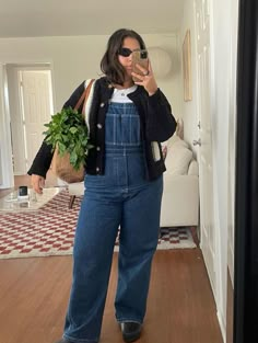 Ootd Autumn, Fall And Winter Outfits, Overall Outfit, Skirt Jeans, Overalls Outfit, Garden Life, Outfits To Copy, Future Style