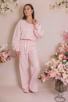 Pink Sweatpants Outfit, Light Pink Pants, Lazy Fashion, Pink Joggers, Cozy Accessories, Wide Leg Sweatpants, Soft Pink Color, Vintage Ribbon, Pink Sports