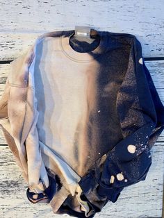 Super cute split bleached crewneck in a heavyweight vintage material. Made to fit oversized, 90% cotton. Bleach Dye Designs, Navy Crewneck, Tie Dye Techniques, Reverse Tie Dye, Men Stylish Dress, Local Girls, Bleach Dye, Vintage Material, Vintage Hoodies