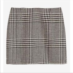 Nwt Size 2 Houndstooth Tweed Mini Skirt From H&M This Runs A Little Small In My Opinion, So If You’re A Size 0 This Works! Length 15” Top Width: 11.5” Open To Offers Sequin Fringe Skirt, Girls Tennis Skirt, Black And White Mini Skirt, Tulle Mini Skirt, Black Plaid Skirt, High Waisted Denim Skirt, Flared Mini Skirt, Green Mini Skirt, Pink Mini Skirt