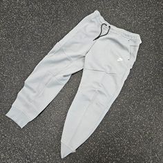 Brand New, Never Worn Nike Sportswear Tech Fleece Gray Joggers Pants Men’s Size Xxl 2xl Dv0538-073 Follow Me Ig : @Heartnsole10 Solid Color Sports Sweats With Pockets, Winter Sports Sweats With Pockets, Solid Color Sportswear Sweats With Pockets, Moisture-wicking Fleece Sportswear Pants, Moisture-wicking Fleece Pants For Sportswear, Moisture-wicking Fleece Jogging Pants, Moisture-wicking Fleece Sport Pants, Moisture-wicking Fleece Pants For Jogging, Solid Fleece Activewear With Pockets