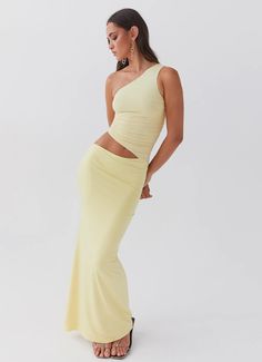 Peppermayo Exclusive This dress was made to turn heads! The Seranella One Shoulder Maxi Dress - a vision in stunning yellow. With a mesh bodice followed by a jersey skirt and chic cut out at the waist, this one shoulder maxi dress is best styled with heels for your next event - Maxi dress- One shoulder style- Cut out d Sorority Rush Outfits, Rush Outfits, One Shoulder Maxi Dress, Jersey Skirt, Long Sleeve Knit Dress, Beige Dresses, Strapless Tops, Dressy Tops, Orange Dress