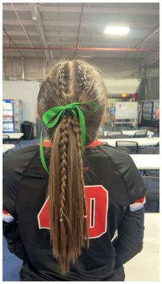 Sportive Hairstyles, Archery Hairstyles, Volleyball Tournament Hairstyles, Volleyball Game Day Hair, Cute Volleyball Hairstyles Easy, Lacrosse Hairstyles, Game Day Hairstyles