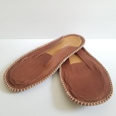 Maison Margiela Leather Flat Mules Size 39 Us 9 Features: Brown Tan, Leather Upper And Lining, Leather Sole, Round Toeline, Designer Logo, Pebbled Sole Made In Italy New In Box! Never Worn! Maison Martin Margiela Shoes, Mules Sandals, Margiela Shoes, Designer Logo, Flat Mules, Mule Sandals, Martin Margiela, Leather Flats, Mule Clogs