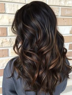 31 Gorgeous Fall Balayage Ideas for Dark Brown Hair Balayage Brown Highlights, In Trend Hair Colour, Dark Hair Inspiration Highlights, Dark Brown Hair Fall Highlights, Blond And Dark Brown Highlights, Black Hair With Chestnut Balayage, Black Dark Brown Balayage, Dark Hair With Darker Highlights, Balayage Hair Fall 2024