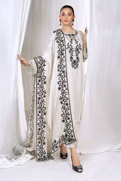 Chiffon Kurta, Chiffon Pants, Punjabi Outfits, Pakistani Fashion Casual, Maxi Outfits, Fashion D, Punjabi Salwar Suits