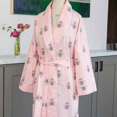 A regally soft robe fit for Queen Bee herself! Made from the softest 100% cotton with regal crown and honeybee patterning on a soft pink background, this cozy full-length long sleeved robe features a tie at the waist. Robe comes in women’s sizes small/medium and large and arrives gift wrapped in a hand crafted wood crate with ribbon. Princess Letters, Soft Pink Background, Olive And Cocoa, Soft Robes, Mary Kay Business, Women's Pajamas, Wood Crates, Queen Bee, Handcrafted Wood