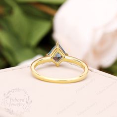 "Please confirm your US size when you make an order) Jewelry Details -Gold Type : 14k gold Center Stone: NATURAL London Blue Topaz, Approximately 2.0ct Stone Size: 7*8mm Cut: Kite Cut (Long Rhombus) Side Stones: NATURAL Amethyst Total weight: 0.12 ctw Band Width: Approximately 1.4mm SKU: YR0519-E ~*-*~Purchase Guarantee: - All our jewelry is handmade, and each process is refined. - 14 Day Refund Guarantee. - All our products are Free Shipping. - Free Gift Box&Packing. ~*-*~Please contact us Blue Topaz Ring With Rose Cut Diamonds, Yellow Gold Diamond Ring With Blue Topaz For Gift, Yellow Gold Blue Topaz Diamond Ring As A Gift, Wedding Rings In Yellow Gold With Blue Topaz, Wedding Diamond Ring In Yellow Gold With Blue Topaz, Yellow Gold Blue Topaz Diamond Wedding Ring, Wedding Rings Yellow Gold With Blue Topaz, Yellow Gold Blue Topaz Rings For Wedding, Yellow Gold Diamond Cut Blue Topaz Ring