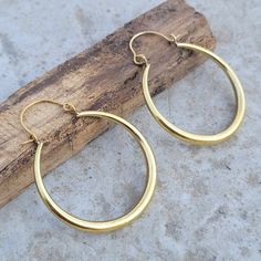 Classic Gold Tone Brass Hoop Earrings -  Minimalist Modern Hoops - Simple Plain Earrings Buy One Get One Free See In The Images Material :- Pure Brass DIMENSIONS: Length - 1.8 inch (approx) Breadth - 1.8 inch (approx) Free Delivery To USA And UK Customers Ship With UPS Service ( Secure, Fast Reliable ) 🔗 Visit Our Shop: https://yesindiatreasures.etsy.com ✨ Thank you for choosing YesIndia Treasures. Let your style shine bright! Minimalist Hypoallergenic Hoop Plug Earrings, Minimalist Hoop Plug Earrings For Everyday, Nickel-free Minimalist Hoop Plug Earrings, Nickel Free Small Hoop Plug Earrings For Everyday, Minimalist Small Hoop Brass Earrings, Simple Small Hoop Ear Wire Earrings, Minimalist Brass Plug Earrings For Everyday, Hypoallergenic Brass Hoop Earrings, Simple Metal Earrings