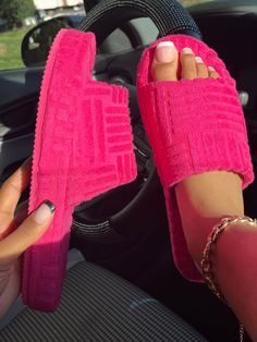 Towel trending slides, super comfy, and fits true to size Has mini platform Cute Slides, Pretty Sandals, Pretty Shoes Sneakers, Hype Shoes, Girly Shoes, Platform Slides, Swag Shoes, Comfy Shoes, Slides Shoes