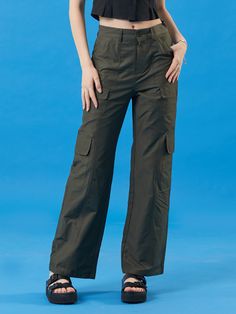 Editor's NotesKOLEAT's cooling straight cargo slacks pants with a soft texture and unique mood of KOLEAT. The pants is comfortable and perfect for classic outfits.- Cooling straight cargo slacks pants - Cargo pants in 100% nylon- Has a slim, yet wide straight fit- Utility pocket detail - Comfortable pants for versatile styling- Creates a casual moodMeasurements (inch)S/M- Length: 40.15/40.95 inch- Waist: 13.7/14.7 inch- Hips: 19/20 inch- Thigh: 11.6/12.6 inch- Hem: 9.6/10 inch* model i Slacks Pants, Slack Pants, Comfortable Pants, Classic Outfits, Soft Texture, Pocket Detail, 10 Inch, Cargo Pants, Pants