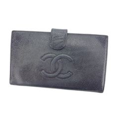 Rank Product name View of rank 6 PoPlatr sale Chanel CHANEL Purse Wallet Women Coco mark black gold pre-owned J11254 10 New article ?? unused item 9 Super beautiful goods with little feeling of use 8 There are some Scratches. Stain. but extraordinarily good mint condition 7 There are some Scratches. Stain but good quality goods 6 Goods that can be used normally 5 somewhat difficult 4 junk item Please conLengthr as an approximate guide. Comment It is Chanel's long Wallet. Brand appeal with claSta Chanel Small Wallet, Chanel Le Boy, Chanel Long Wallet, Types Of Purses, Chanel Chanel, Chanel Purse, Chanel Wallet, Wallet Organization, Mini Wallet