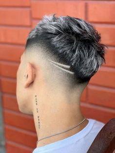 Neymar Barcelona, Short Hair Designs, Barber Haircut, Corte De Cabelo Masculino, Dark Fashion, Hairstyles Haircuts, Hair Designs, Hair Highlights, Barber Shop