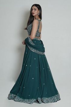 Shop for Shahmeen Husain Green Raw Silk Embroidered Lehenga Set for Women Online at Aza Fashions Square Neck Lehenga, Bottle Green Lehenga, Green Lehenga, Embroidered Lehenga, Bottle Green, Floral Motifs, Embroidered Silk, Embroidered Blouse, Raw Silk