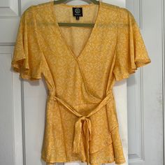 Yellow With White Details Never Worn Cheap Mustard V-neck Blouse, White Details, Yellow White, Color White, Blouses, Womens Tops, Yellow, Women Shopping, White