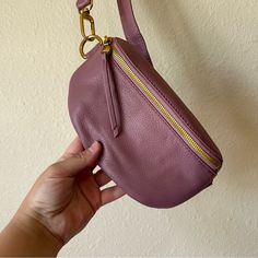 Nwt Hobo Belt/Sling Bag! This Is So Beautiful But It Is Too Small For What I Need. Mauve Color! Vintage Shoulder Bag, Hobo Purse, Vintage Leather Bag, Hobo Bags, What I Need, Mauve Color, Crossbody Clutch, Genuine Leather Bags, Blue Leather