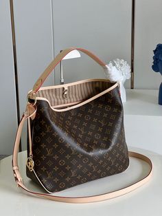 Charm Fashion Lu-Vi bags - 17313 Louis Vuitton Collection, Fan Fashion, Stylish Handbags, Work Style, Vuitton Bag, Branded Handbags, Bags Designer Fashion, Luxury Accessories, Design Fashion