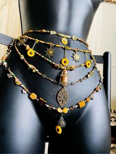 Moon Jewelry Aesthetic, Dope Jewelry Accessories, Waist Jewelry, Estilo Hippy, Mode Hippie, Earthy Jewelry, Earthy Outfits, Belly Jewelry, Jewelry Accessories Ideas