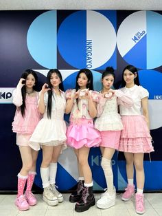 illit ☆ ot5 icons iq Pink Kpop Outfit, Feminine Theme, Girls Dress Up, Pop Photos, Pre Debut, Girl Online, Korean Music, Lucky Girl, Twitter Update